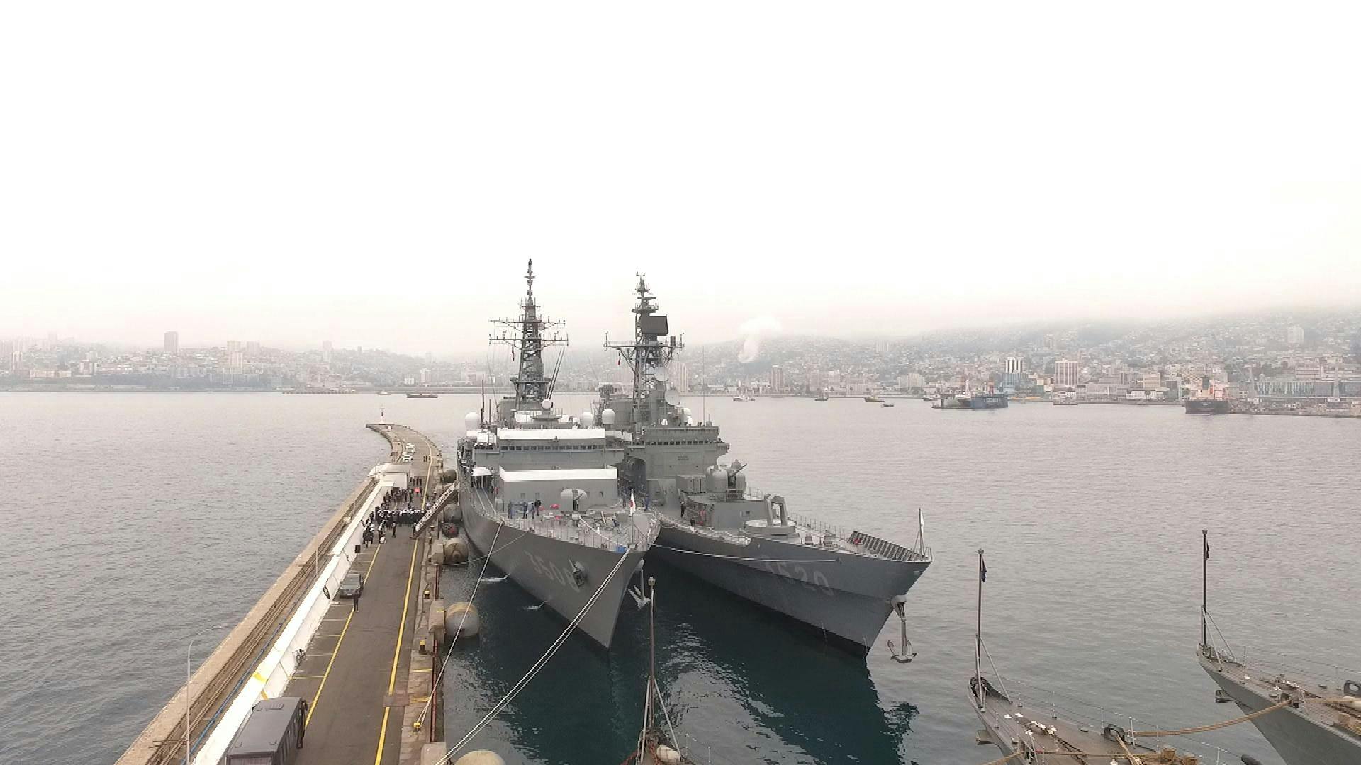 Buques de Armada japonesa visitan Valparaíso en el marco de un crucero de instrucción