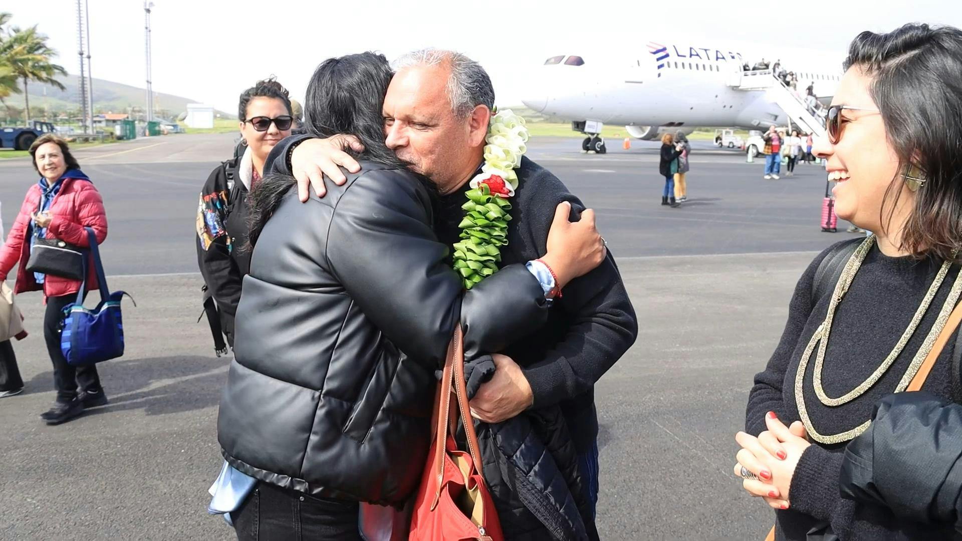 Rapa Nui recibe a Gobernador Regional para buscar soluciones que afectan a los isleños