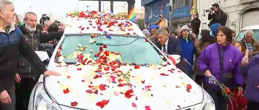 Fieles de Cecilia rinden sentido homenaje en la Pérgola de las Flores