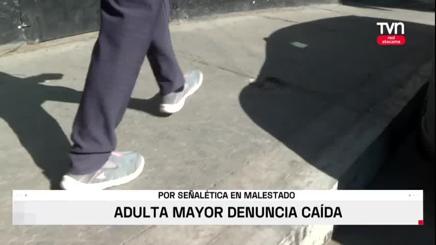 Adulta mayor denuncia caída