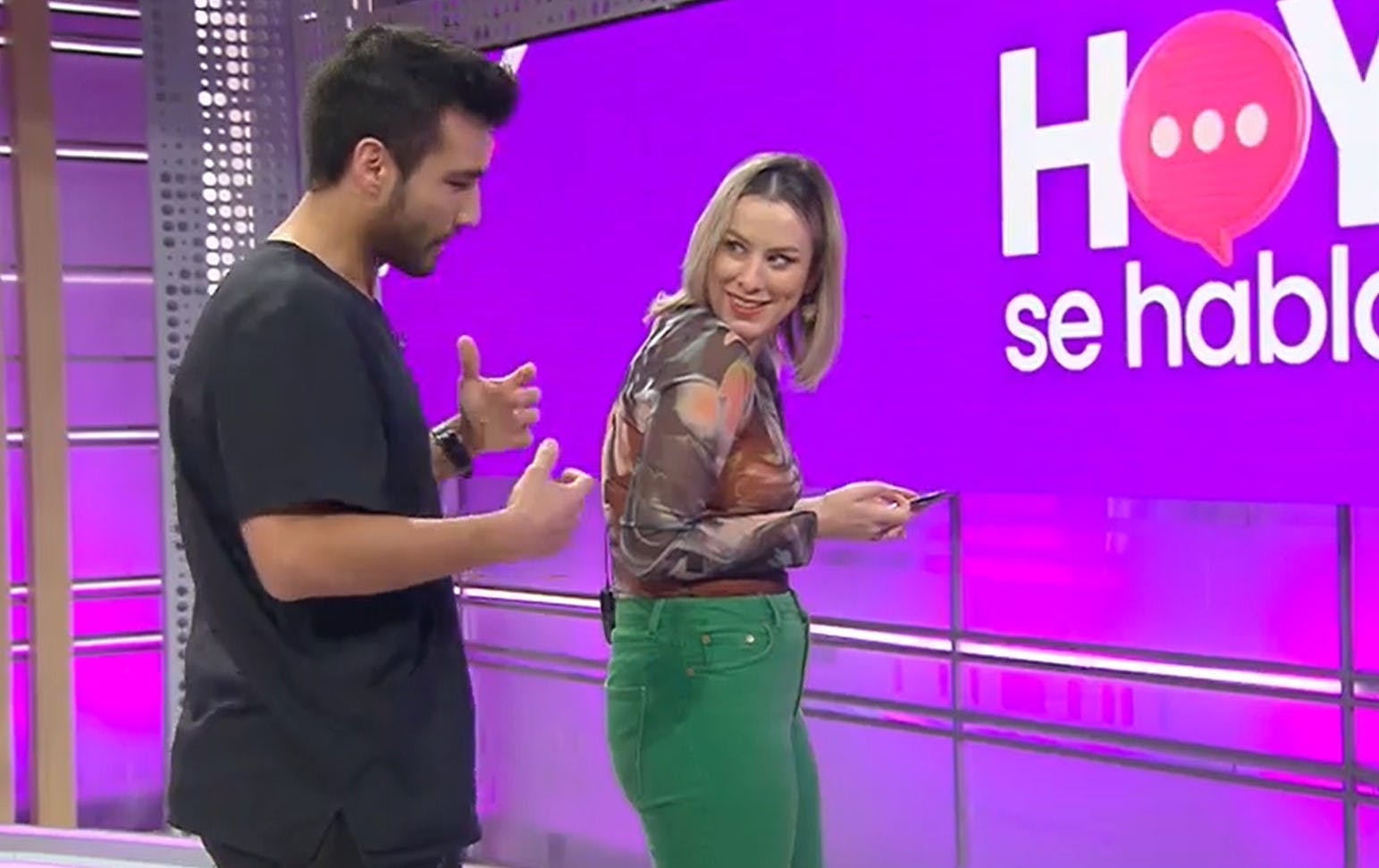 ¡Cuide su postura! Atento a los dolores del cuerpo producidos por el uso del celular