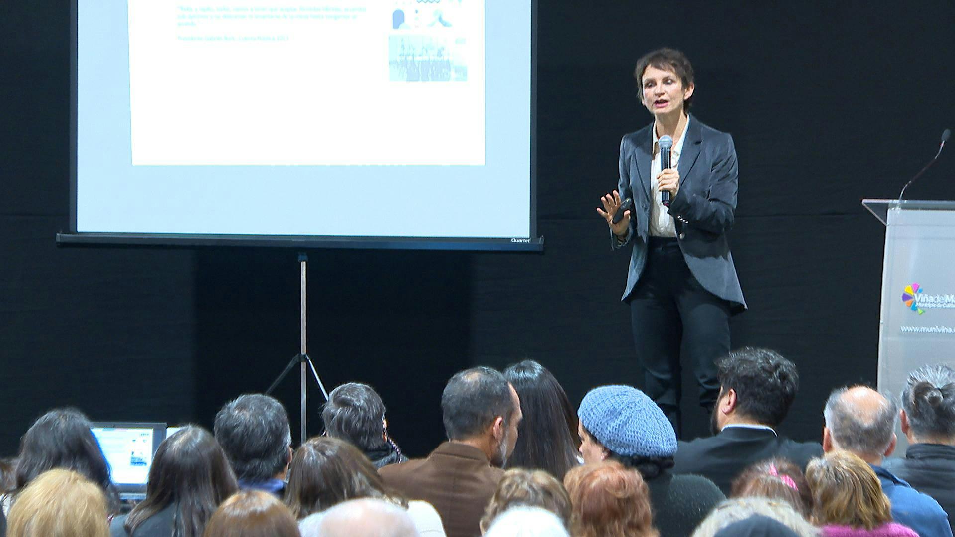 Ministra Tohá presenta aspectos claves del Pacto Fiscal en la Ciudad JardínMinistra Tohá presenta aspectos claves del Pacto Fiscal en la Ciudad Jardín