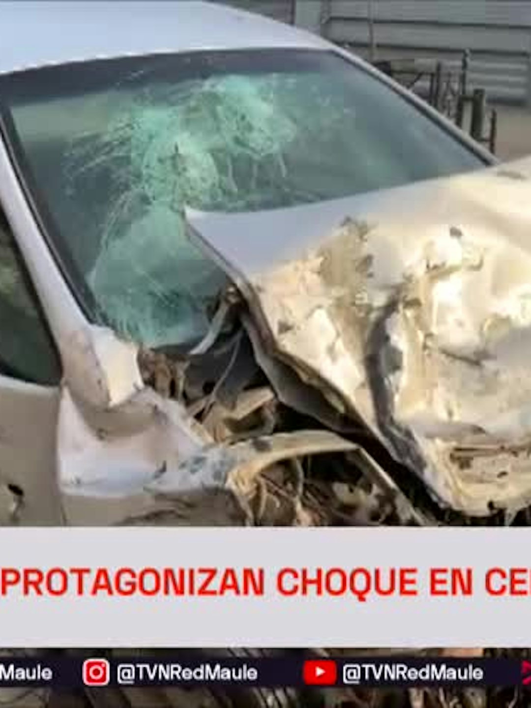 Dos vehículos protagonizan choque en centro de Talca