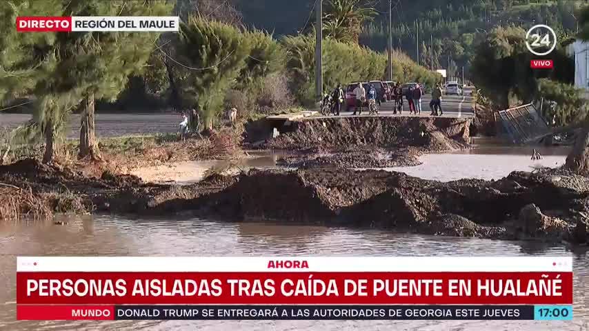 Personas aisladas tras caída de puente en Hualañe