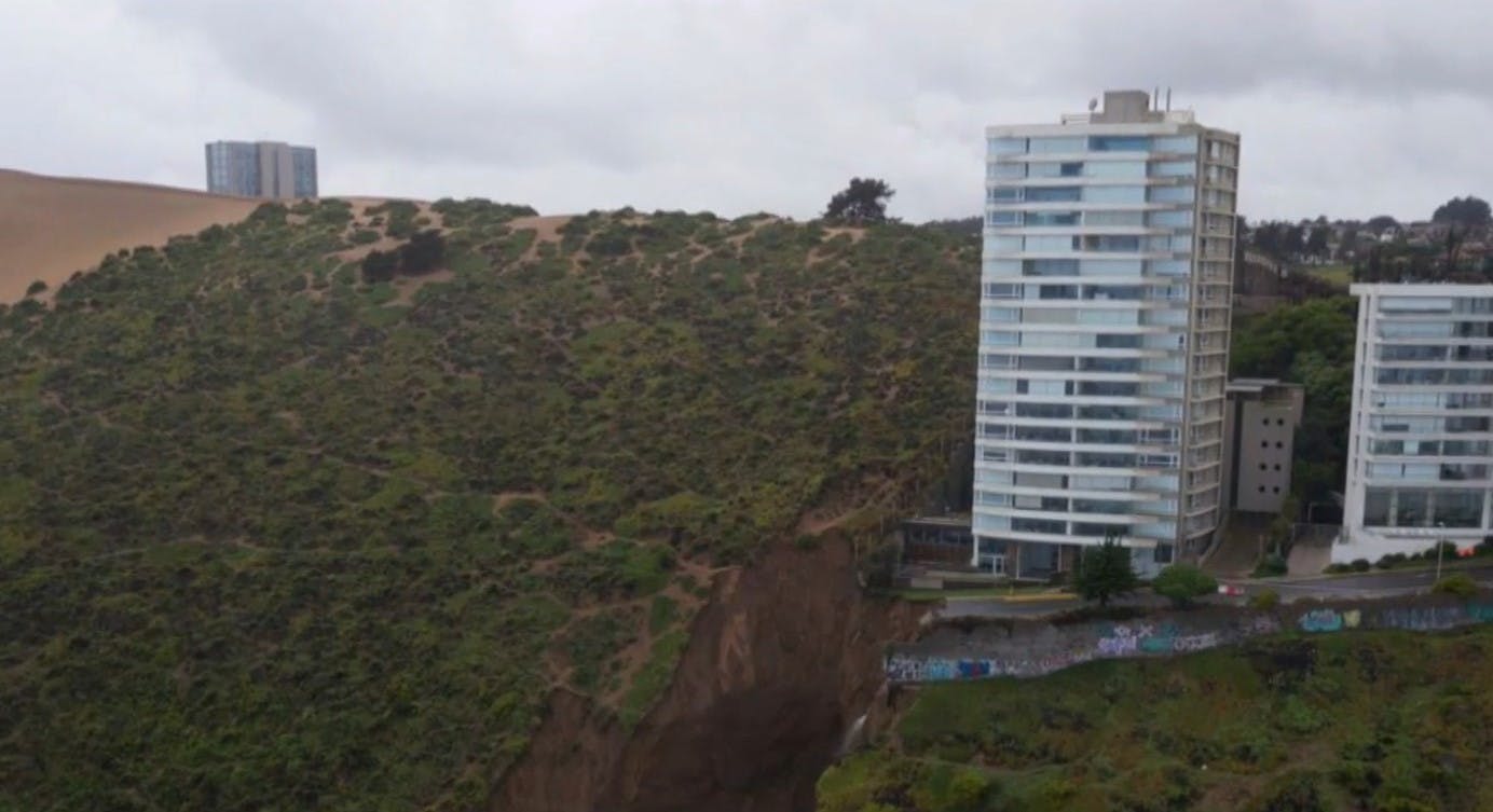 Hasta con parapente: Autoridades denuncian turismo de emergencia