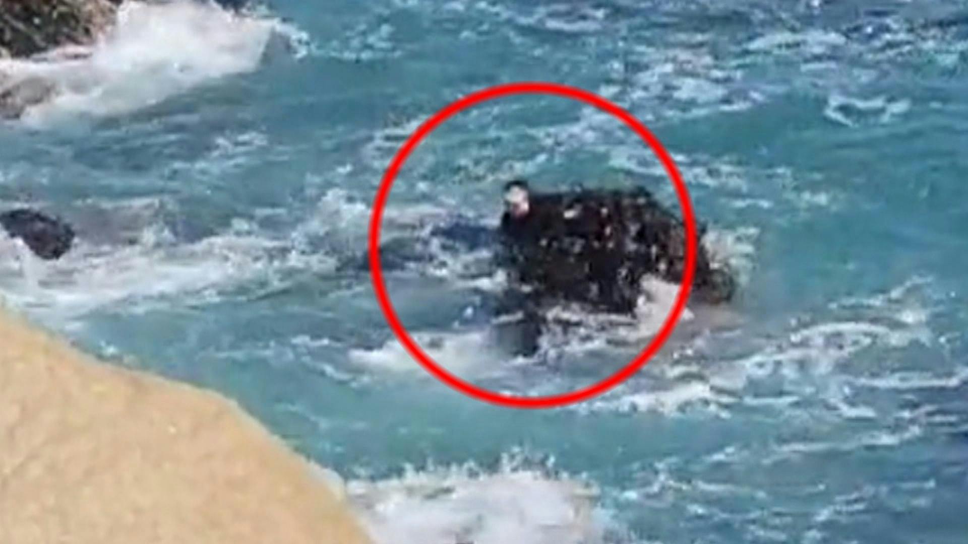Carabineros rescata desde el mar a sujeto acusado de robo en Reñaca