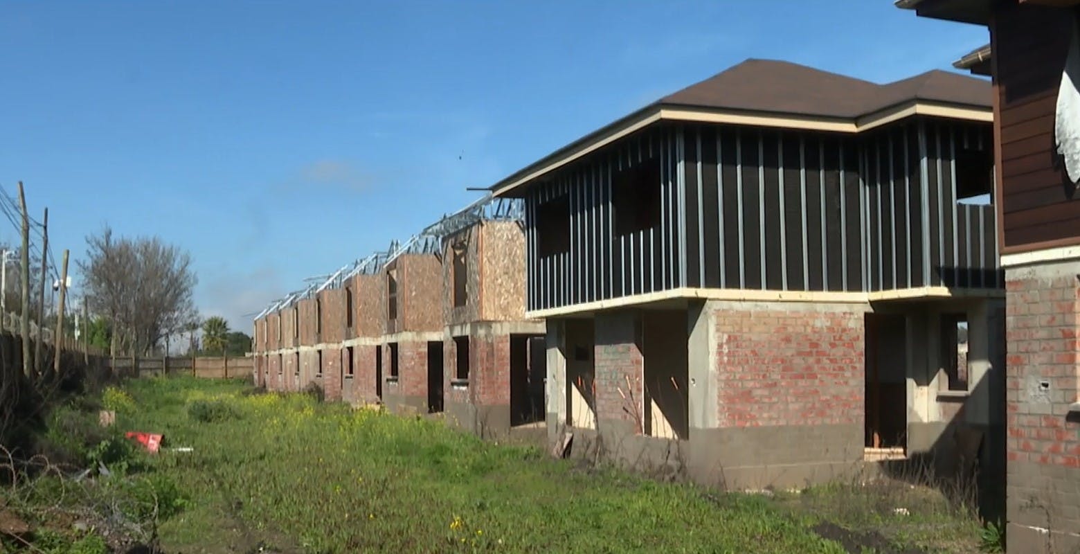 140 familias afectadas: Empresa paraliza construcción de viviendas sin ninguna explicación en Melipilla