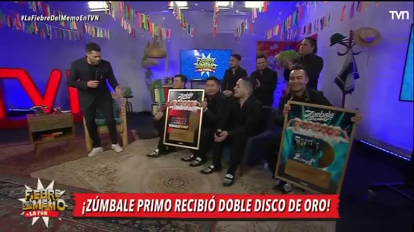 Zúmbale Primo recibe doble disco de oro
