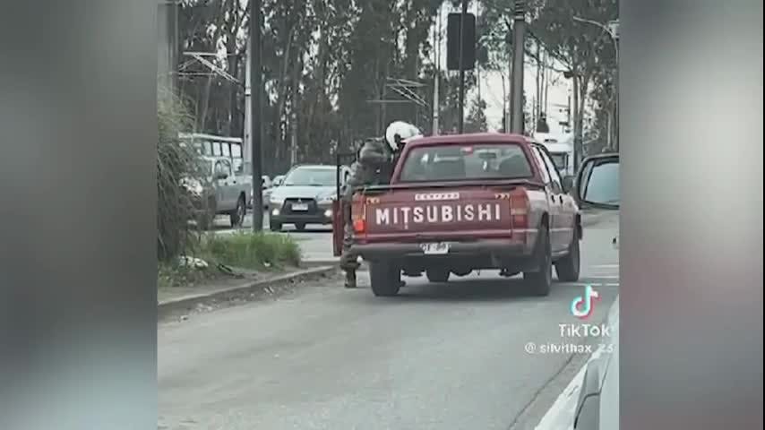 Cuatro disparos realizaron carabineros durante persecución