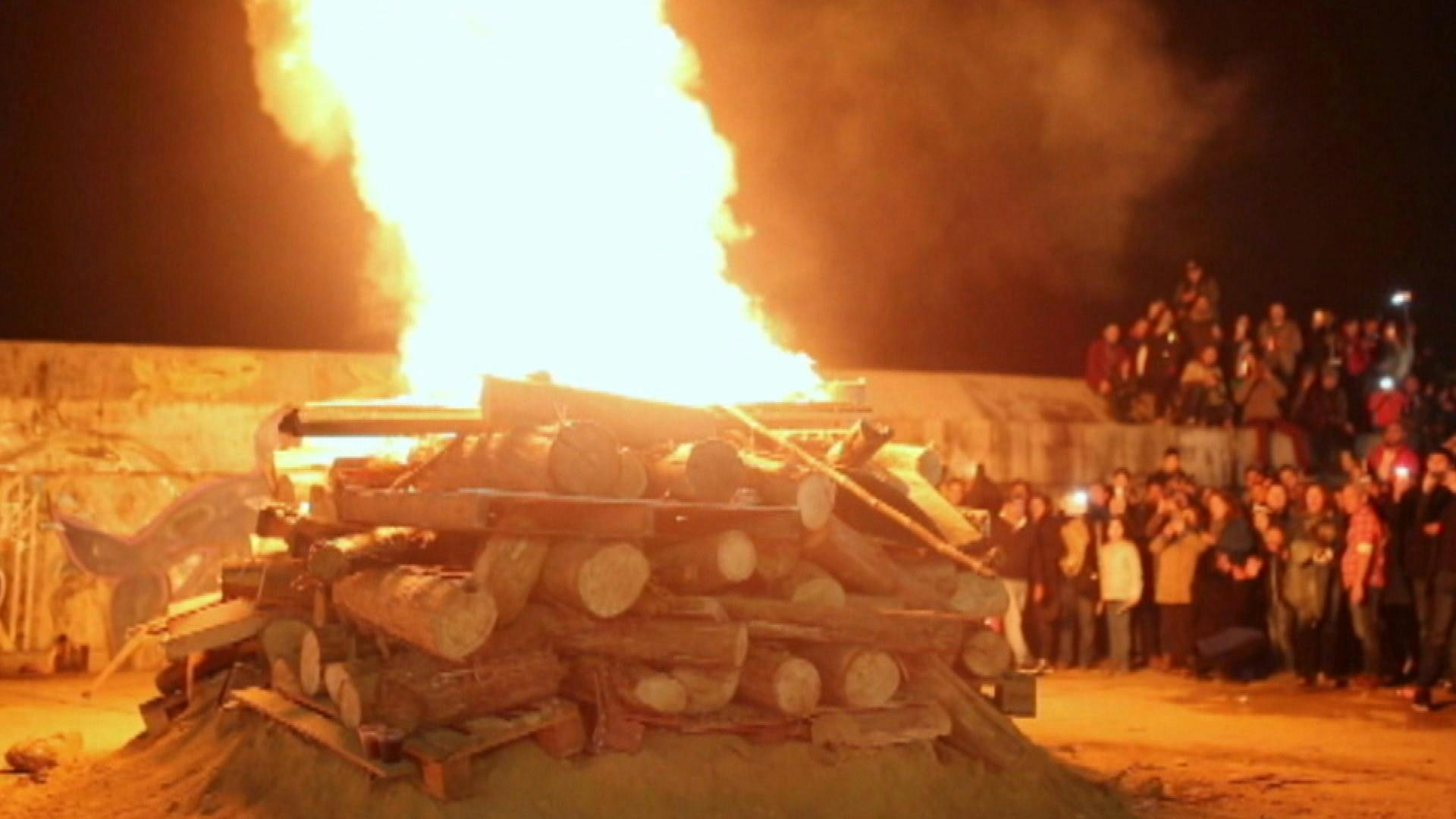 Preparan Fogata del Pescador con la tradicional merluza frita