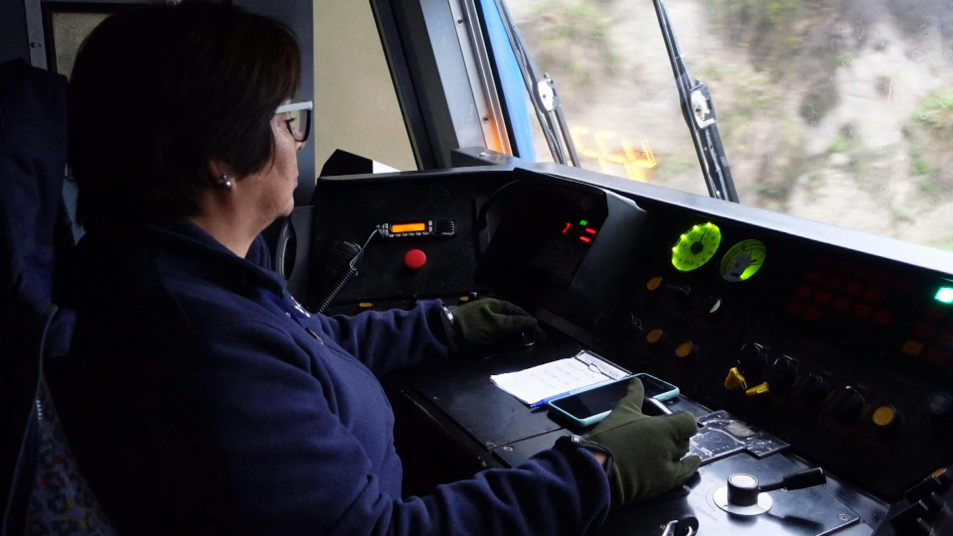 Nuevos mujeres maquinistas se suman a las filas de Metroval