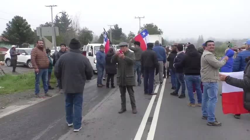 Vecinos de Quillón cortaron ruta N48 por mal estado del camino
