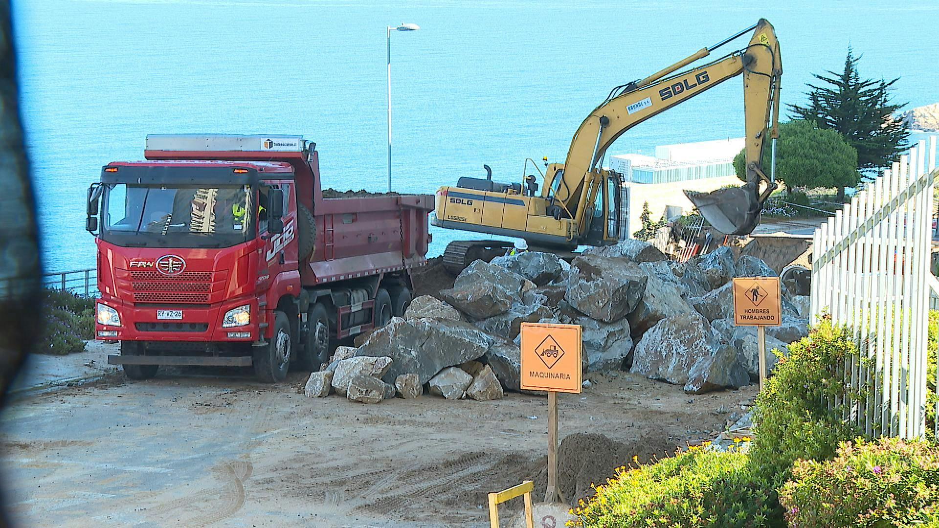 Duna Viva en alerta por traslado de roca a zona socavada de Viña del Mar