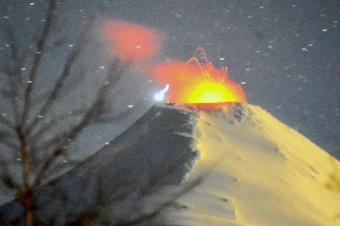 Geólogo y actividad del volcán Villarrica: ¿podría activar otros volcanes?
