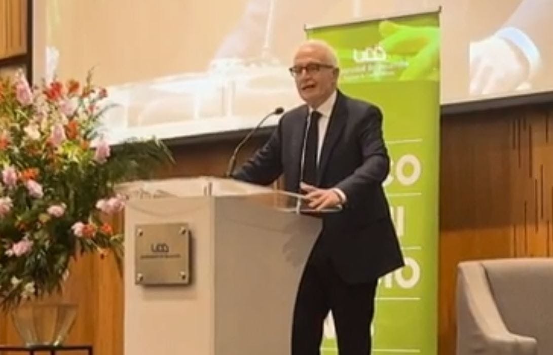 Emocionante homenaje a Pedro Carcuro en la UDD