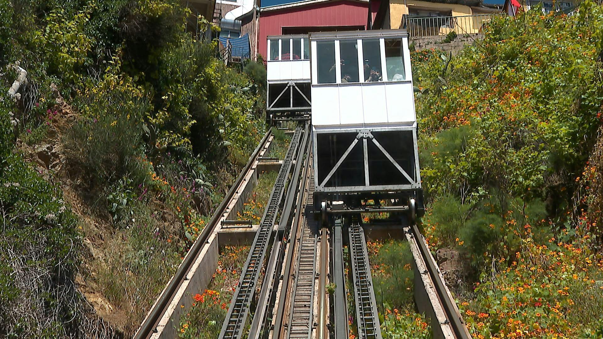 Entregan ascensor Espíritu Santo en Valparaíso