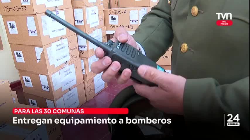 Entregan equipamiento para bomberos de las 30 comunas
