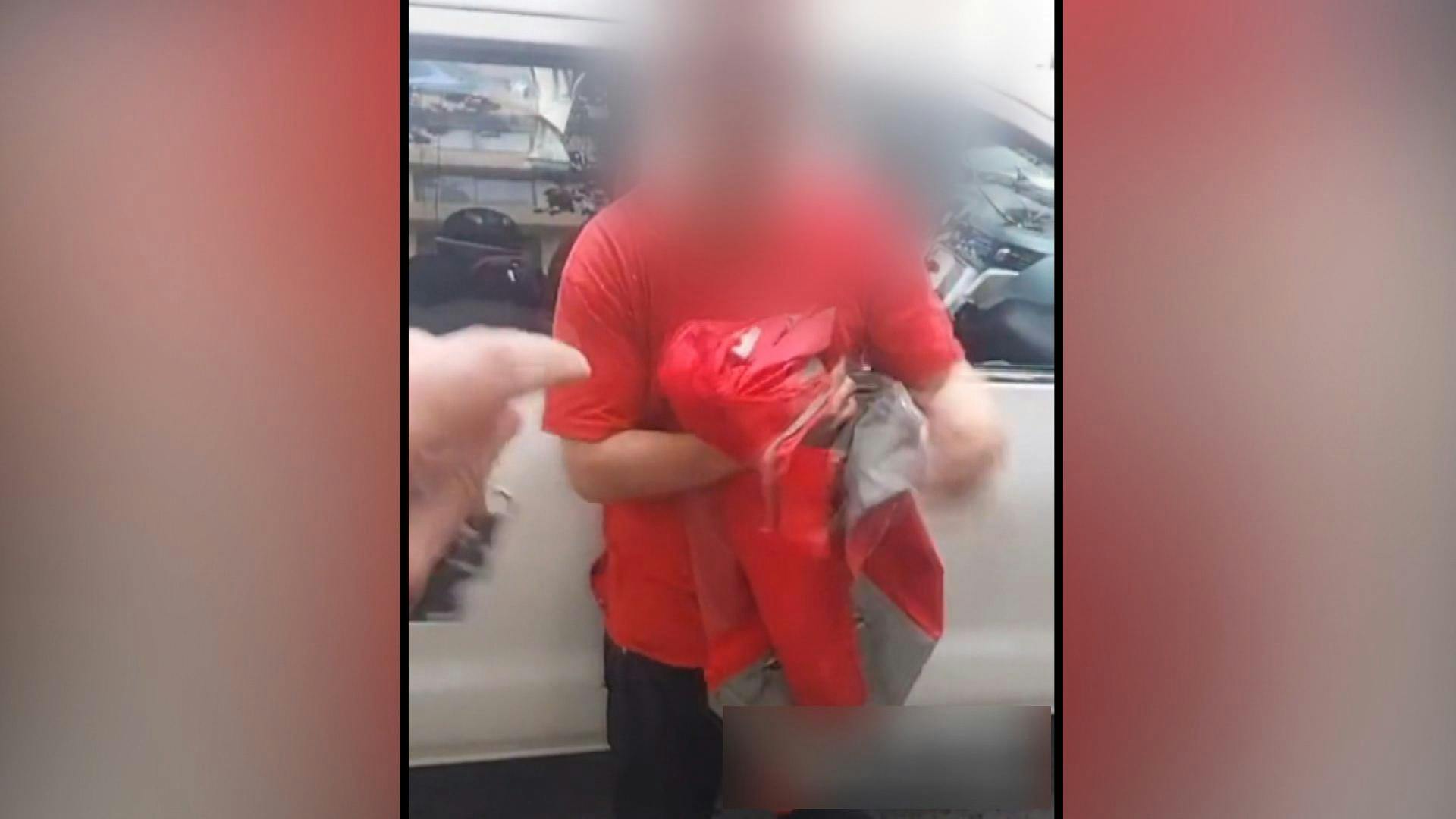 Deliverys realizan detención ciudadana contra sujeto que había robado una tienda viñamarina