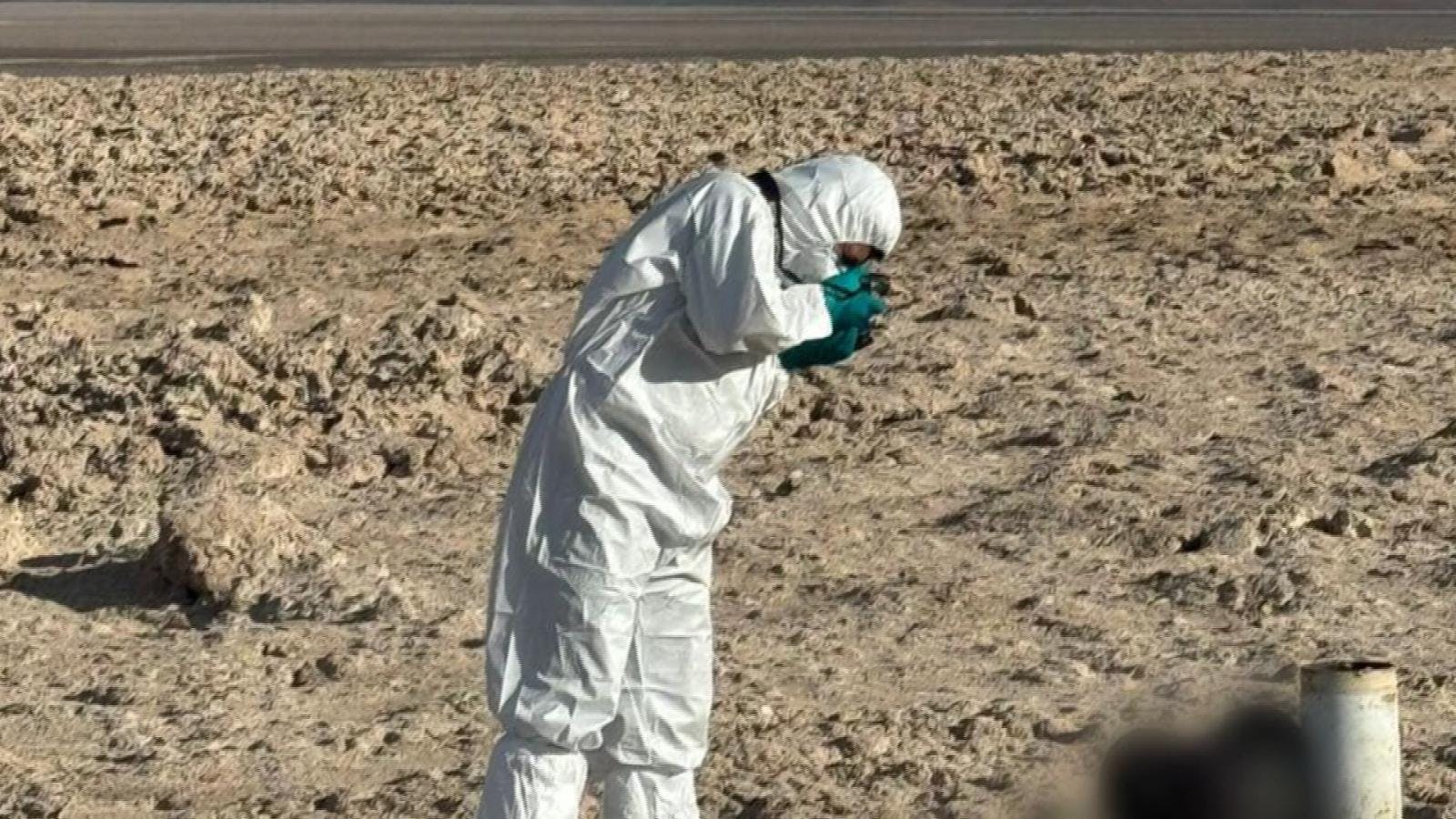 Investigan hallazgo de dos cuerpos en el desierto 