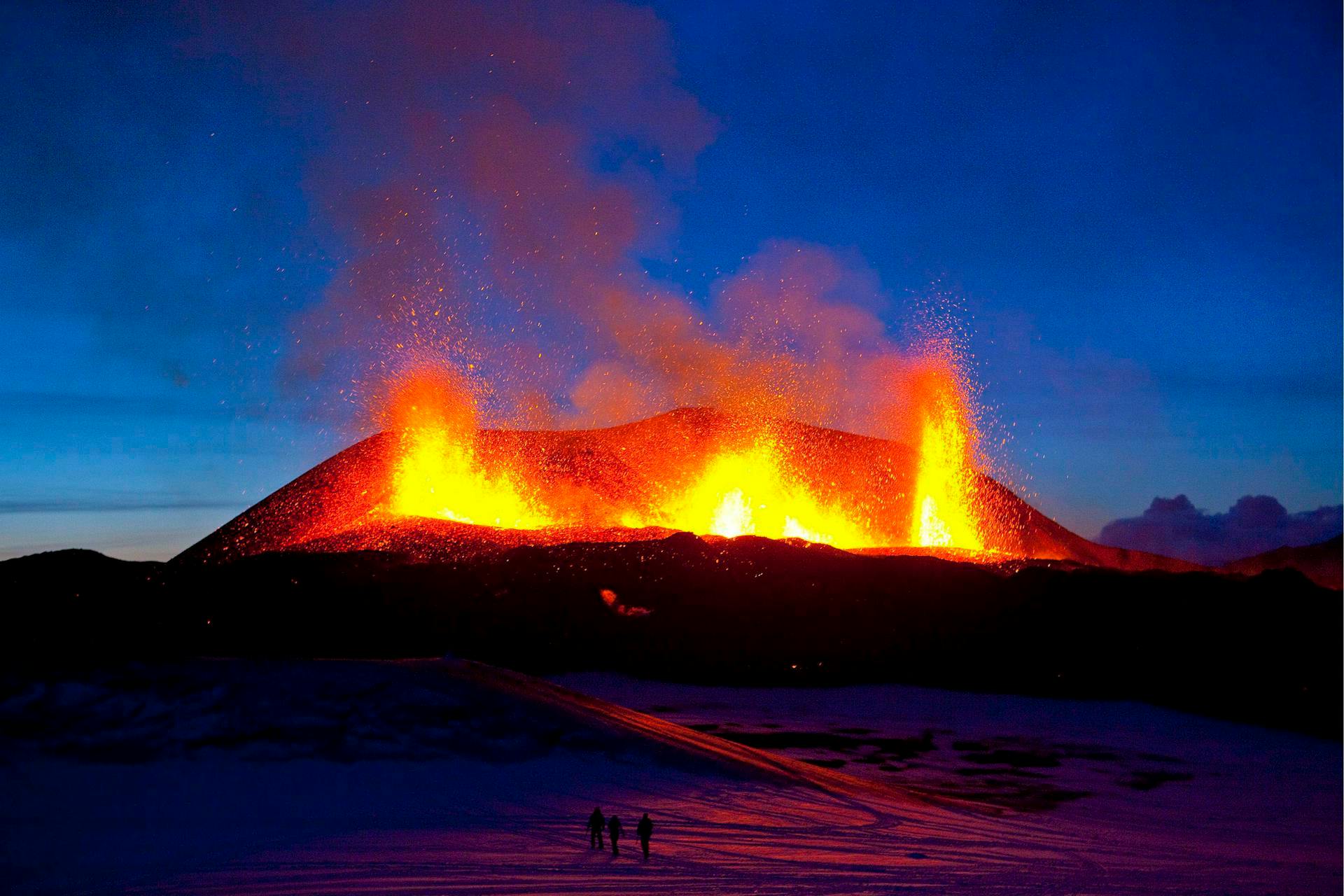 Islandia ante inminente erupción volcánica: más de mil sismos por día