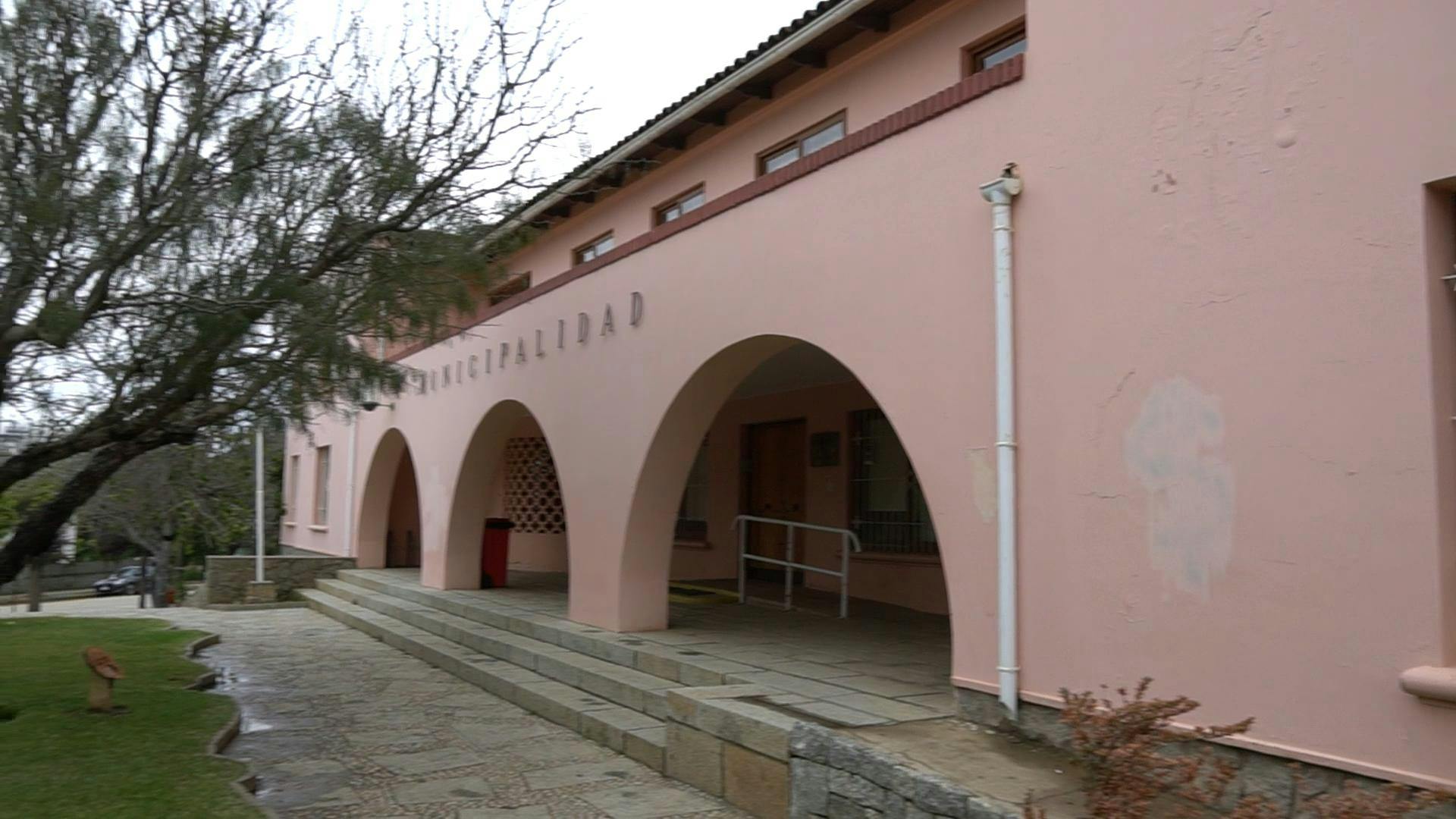 Abren investigación en caso de desvíos de fondos desde Municipalidad de Algarrobo