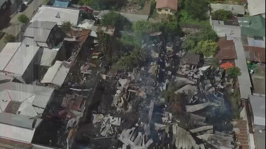 Incendio destruyó 3 casas y 7 locales en Mulchén 