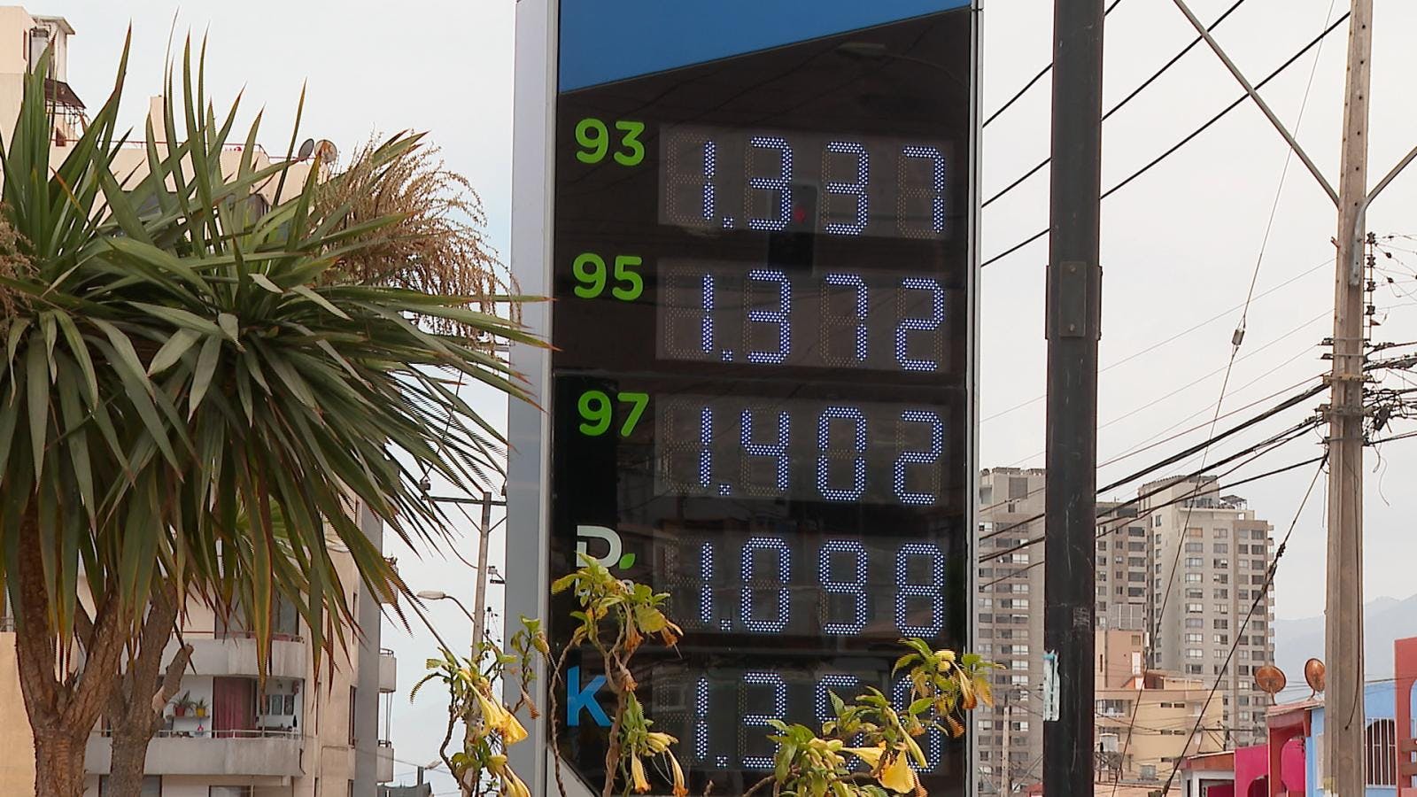 Valor de bencinas 93 y 97 tuvo una baja