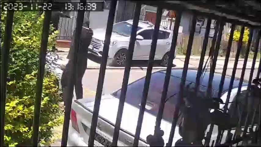 Balean y queman autos en Hualpén