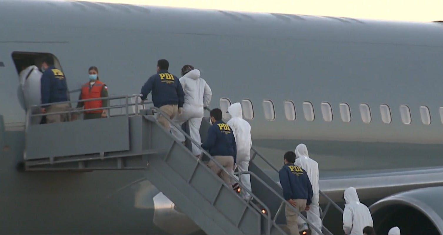 Tras confusas explicaciones ¿Por qué el avión con expulsados no pudo volar a Venezuela?