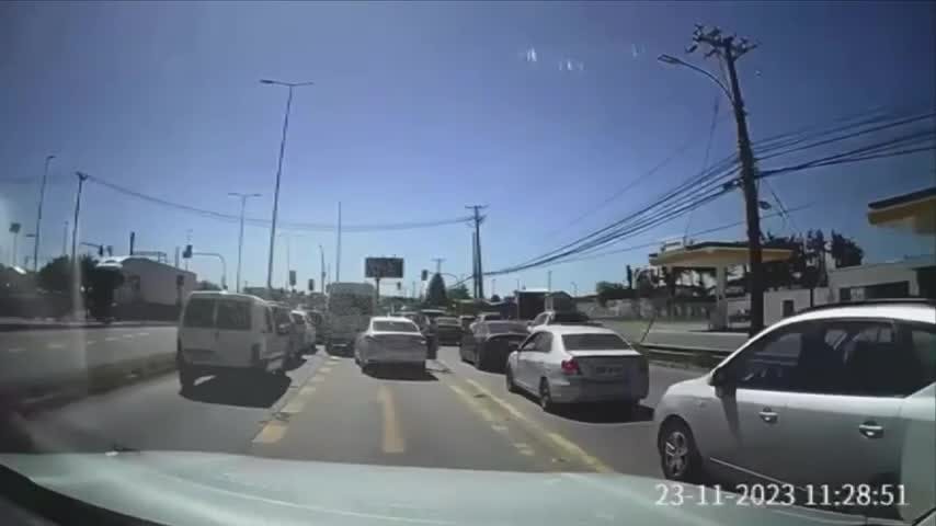 Apedrean una ambulancia en San Pedro de la Paz