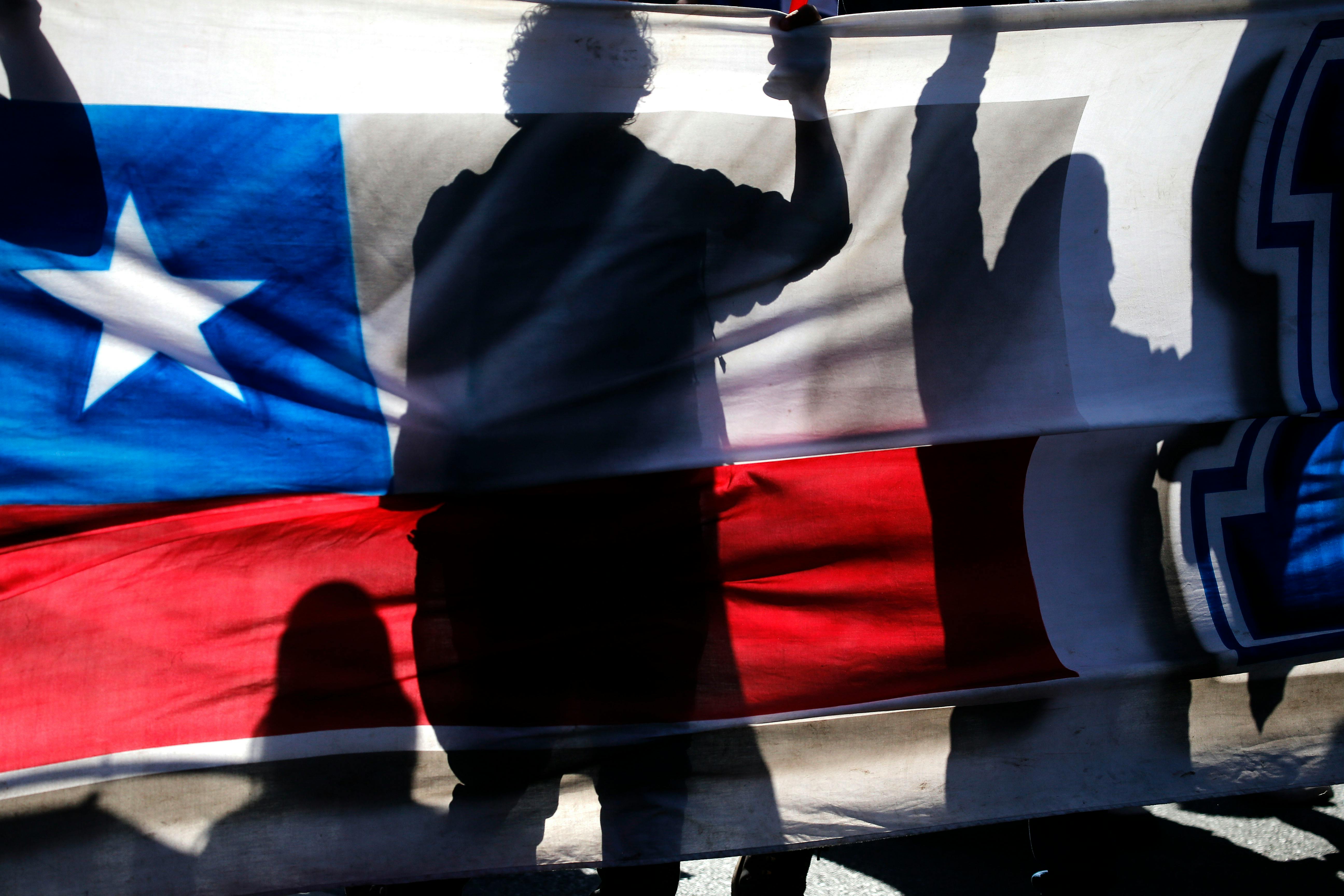 Análisis a polarización política en Chile: Nos divide mucho la dictadura
