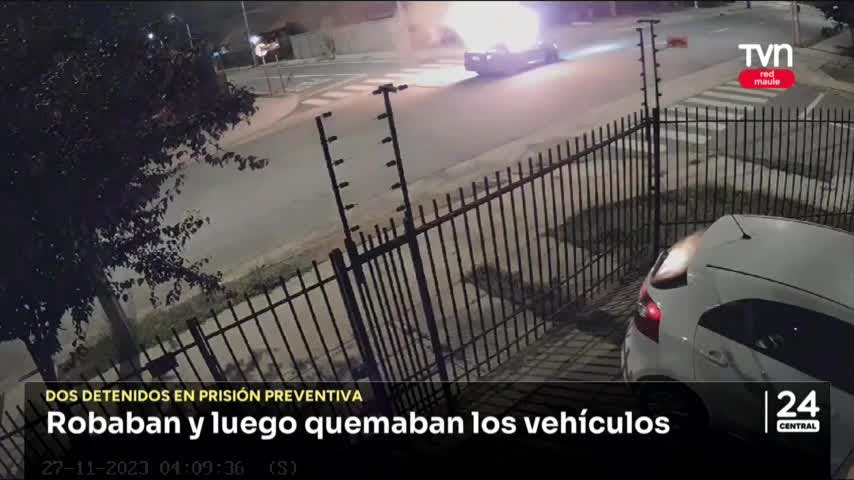 Robaban vehículos y luego los quemaban