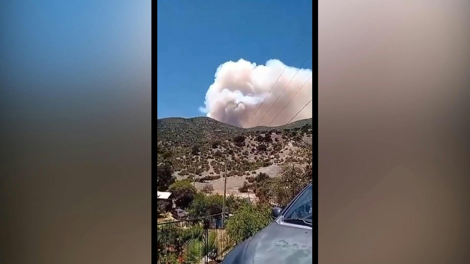 Emergencia forestal en Colliguay recibió apoyo de helicópteros, brigadistas de Conaf y el equipo de emergencia 