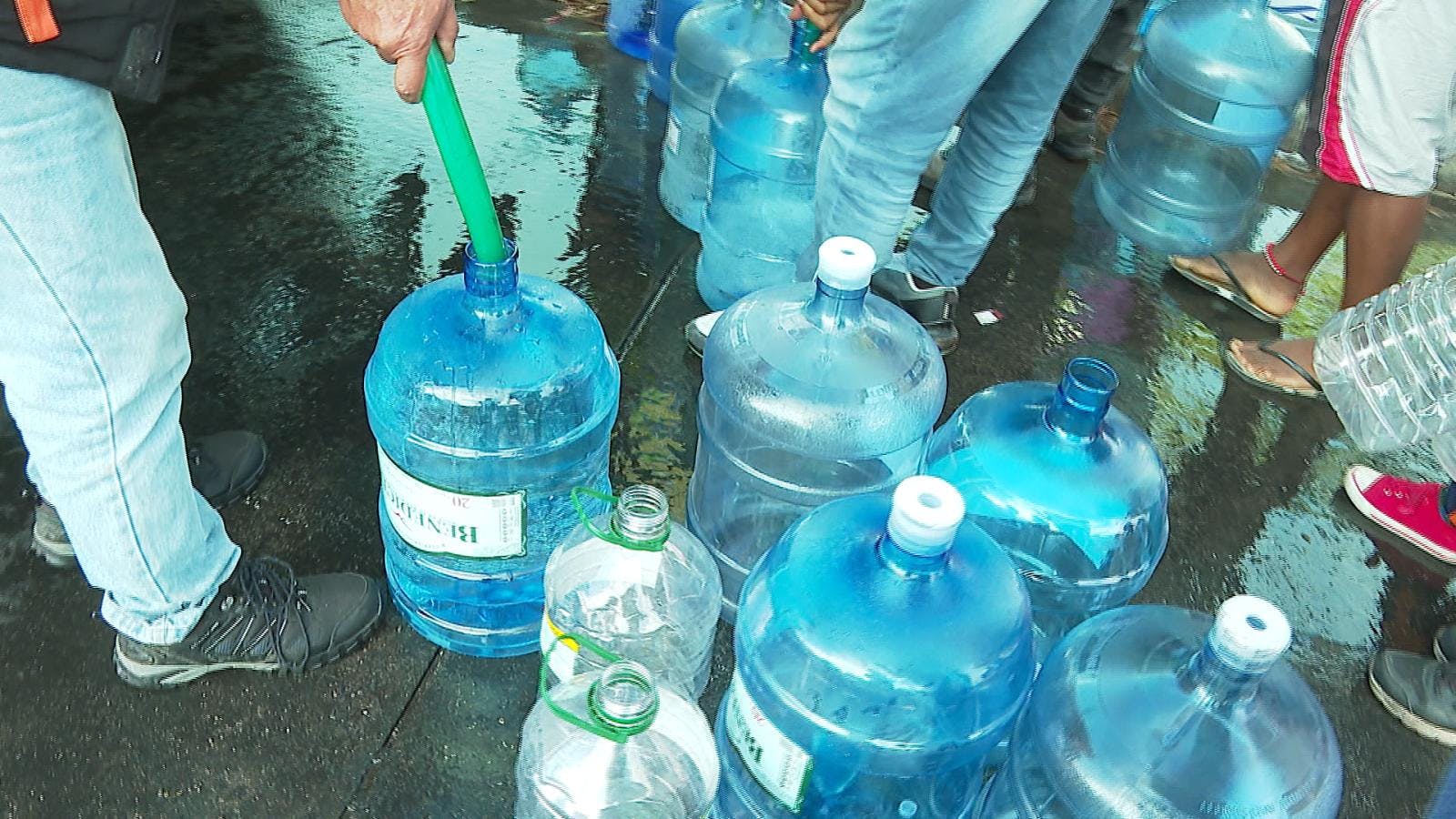 A 80 aumentan los puntos de distribución de agua potable ante extensión del corte