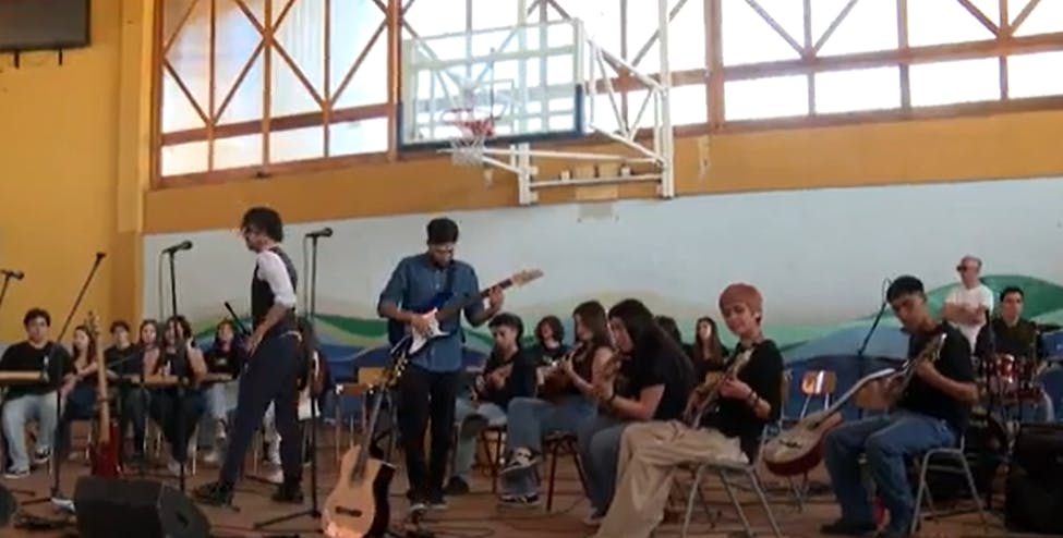 Glup! los fue a visitar: alumnos de colegio reciben emocionante sorpresa