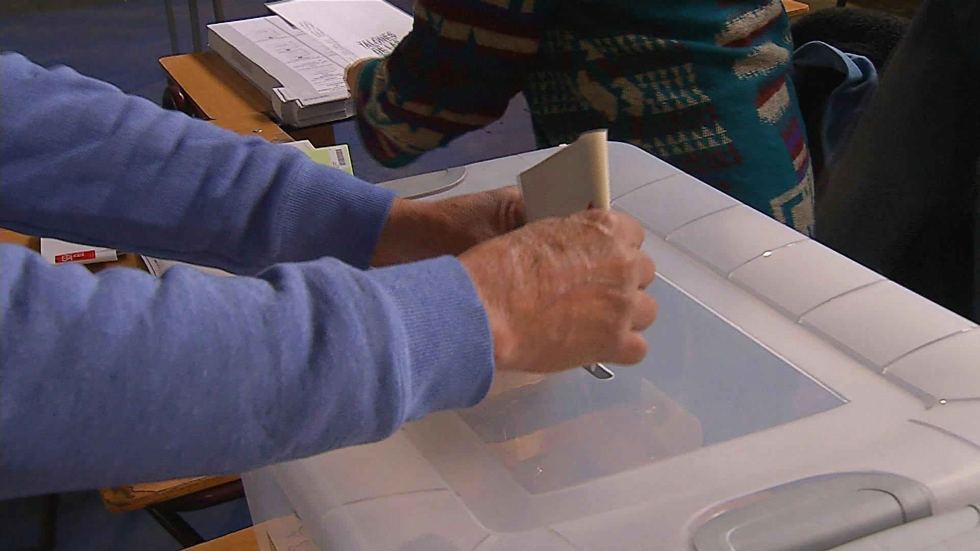 Fuerzas Armadas ya tomaron el control de centros de votación