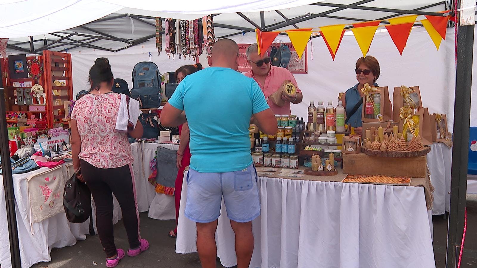 Feria de emprendedores una alternativa de regalos de navidad