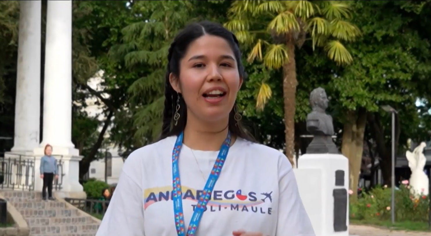 Camiseteados: Natalia Leyton y JOCAM, la organización que empodera a jóvenes
