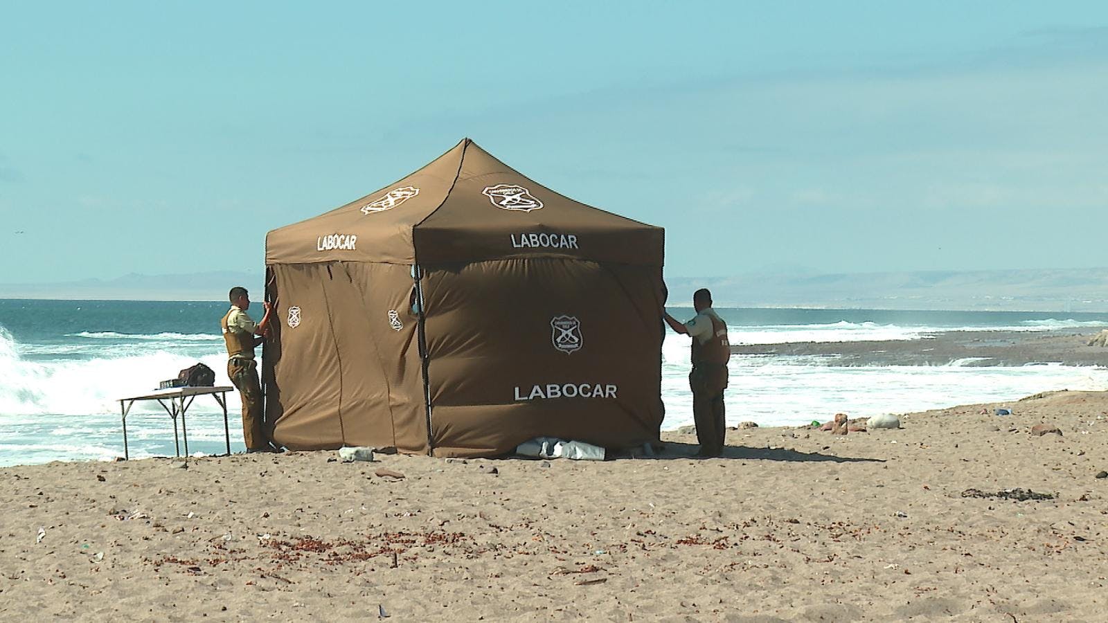 Investigan hallazgo del cuerpo de una mujer en playa de Antofagasta.