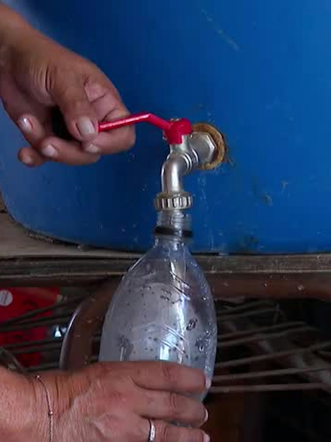 Villa Luis Cruz Martínez reclama falta de agua