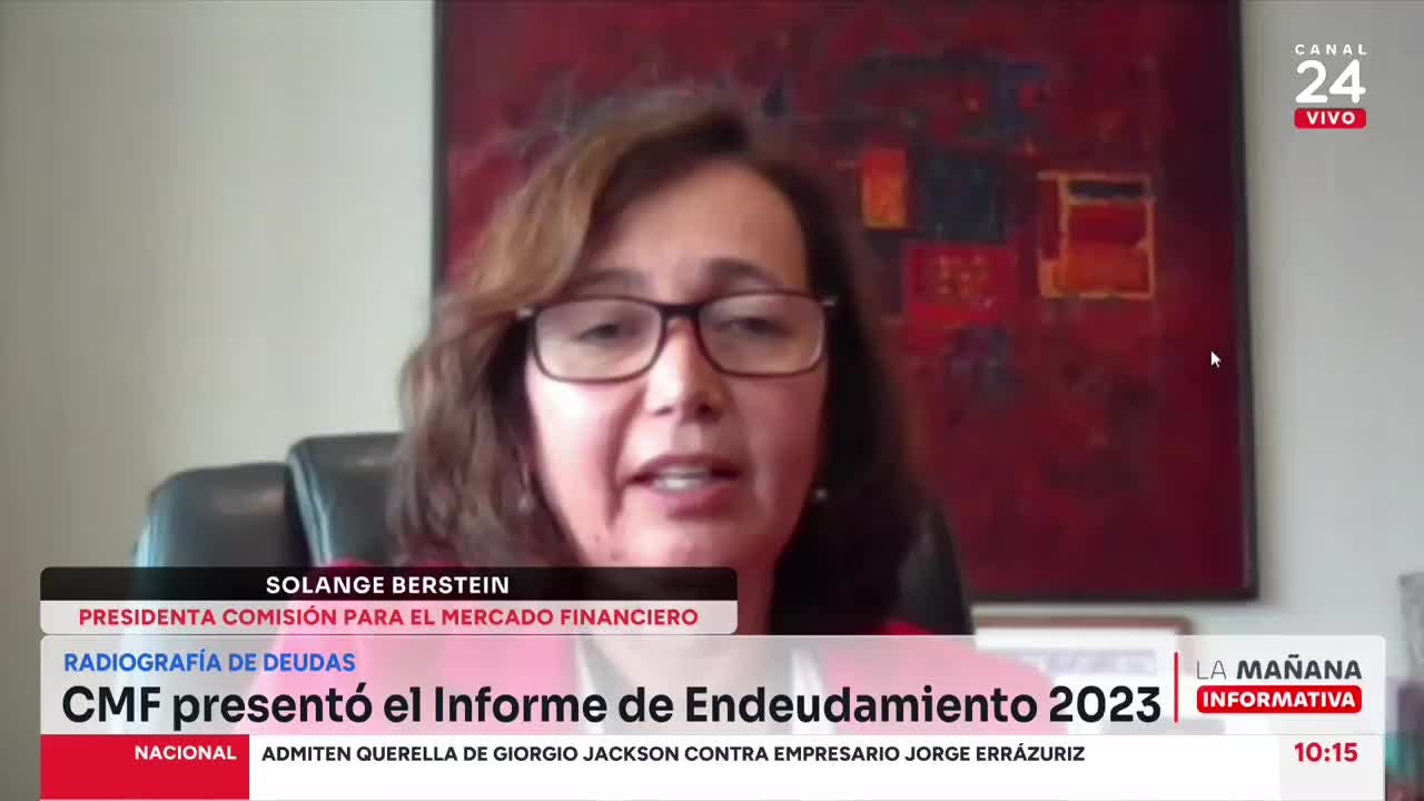 Presidenta de la CMF se refiere a la alta carga financiera en Chile