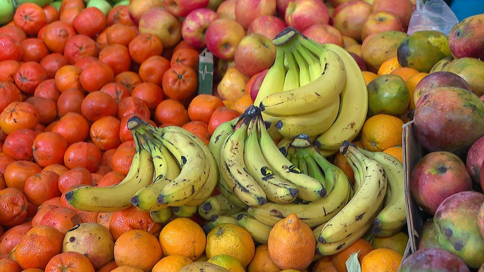 Naranjas, manzanas y peras siguen siendo las favoritas en verano