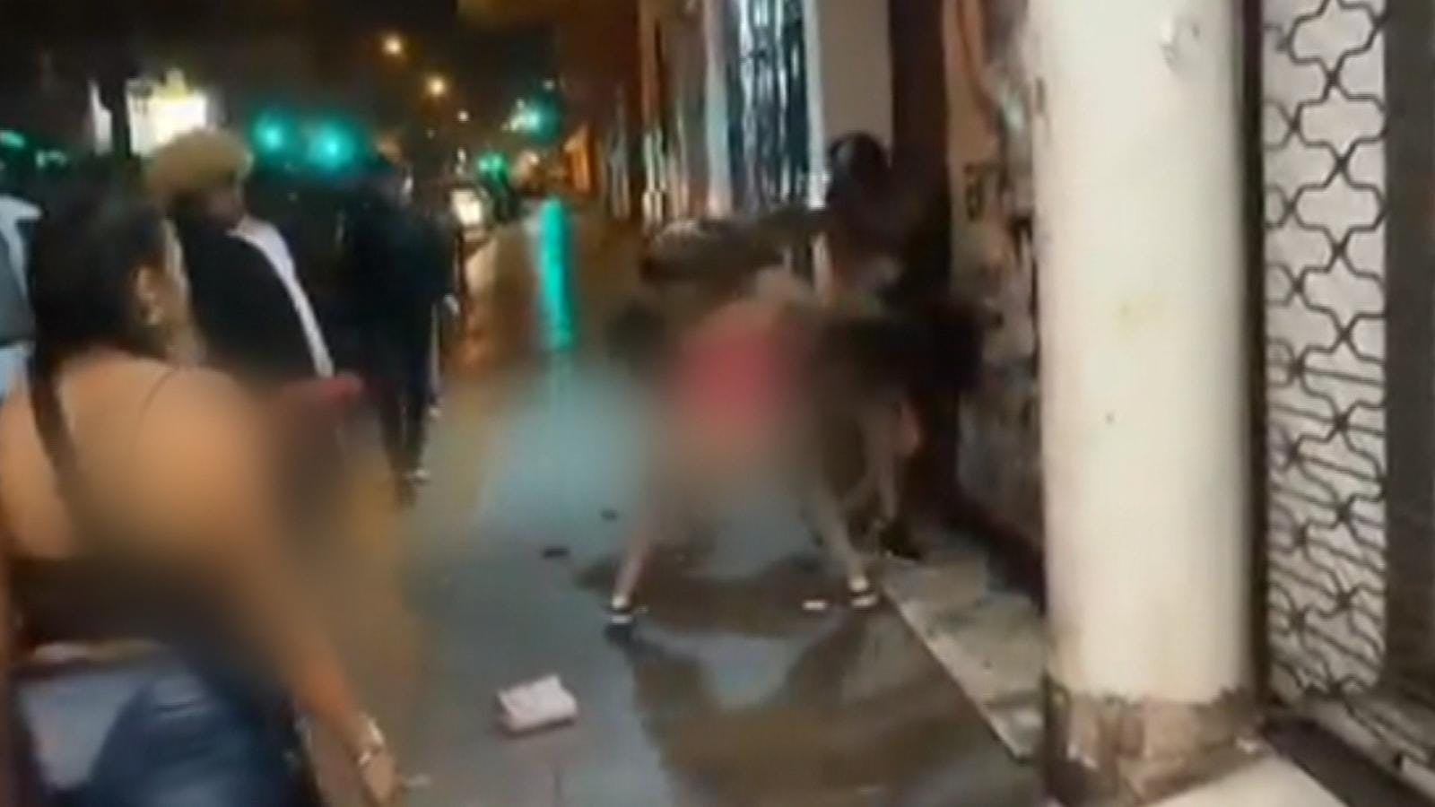 Viralizan violenta riña entre una decena de personas en pleno barrio rojo de Antofagasta