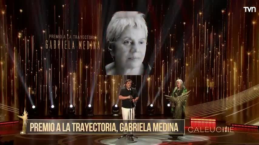 Premios Caleuche 2024: Gabriela Medina recibe Premio a la Trayectoria