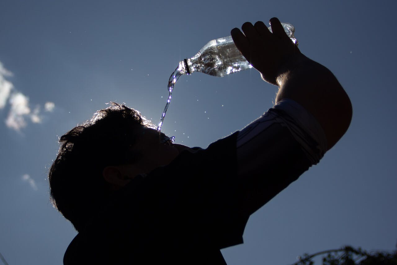 Para reconocer y reaccionar: Consejos para evitar un golpe de calor 