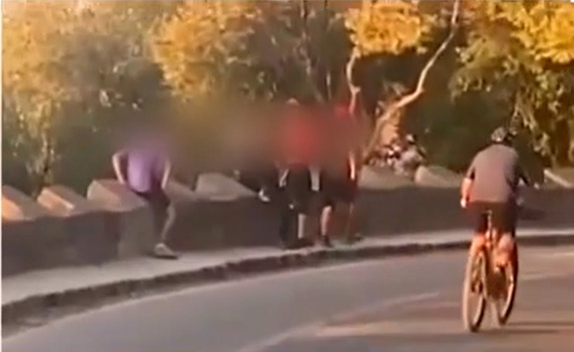 "Me pegaron en la cabeza y tomaron mi bicicleta": Víctimas de violentos asaltos en cerro San Cristóbal