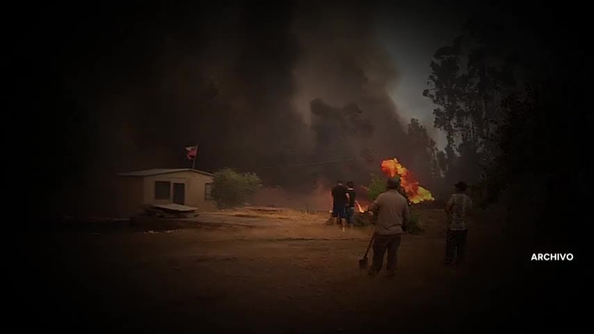 Mayoría de los damnificados de los megaincendios del 2023 aún vive en casas de emergencia