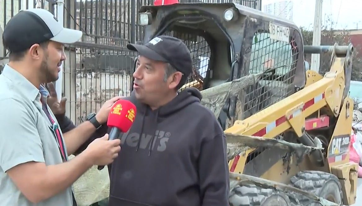 Tomó su maquinaria y salió a ayudar: La solidaridad sin límites durante la emergencia