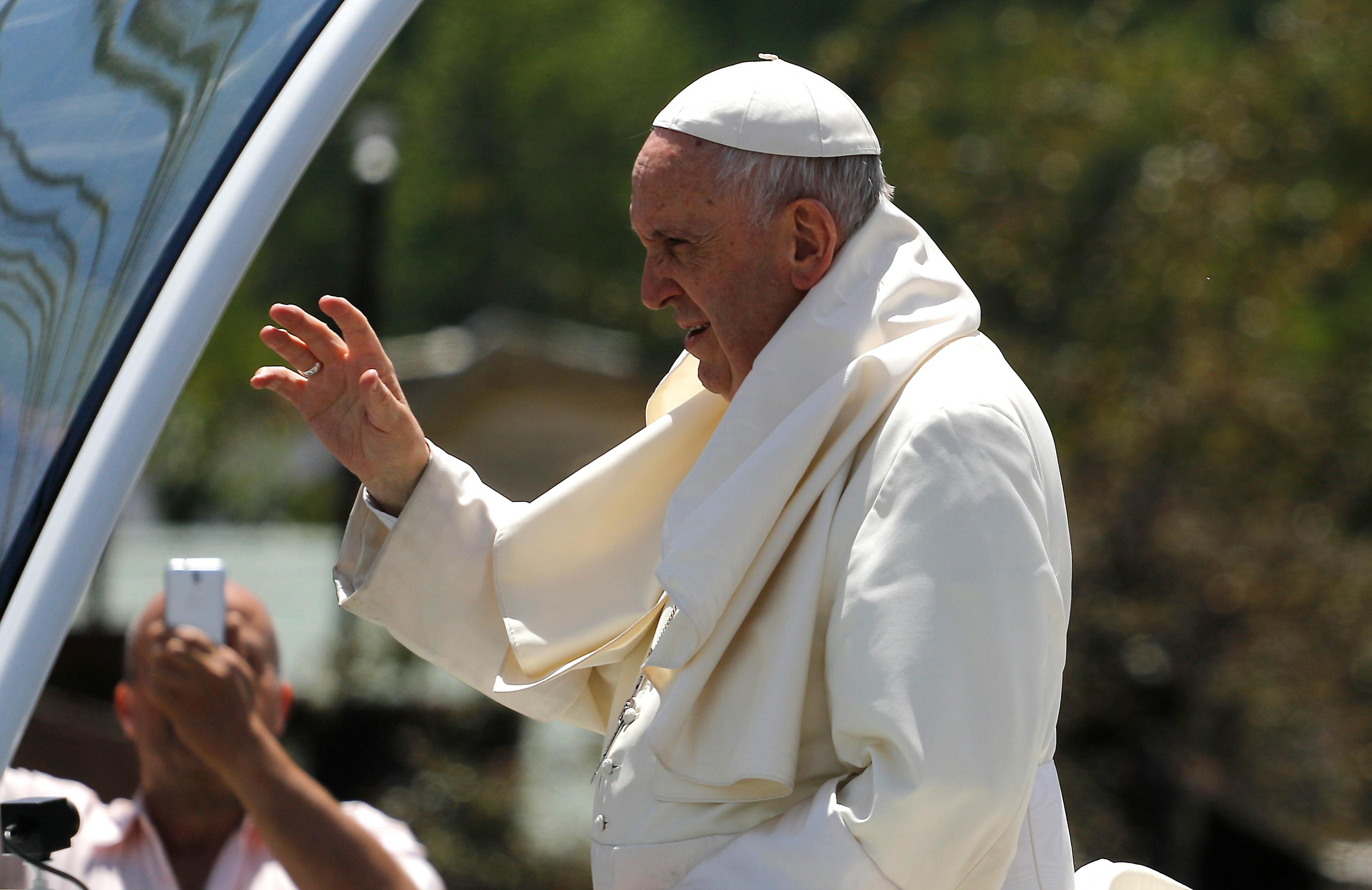 Papa Francisco envía sus condolencias a la familia del expresidente Sebastián Piñera