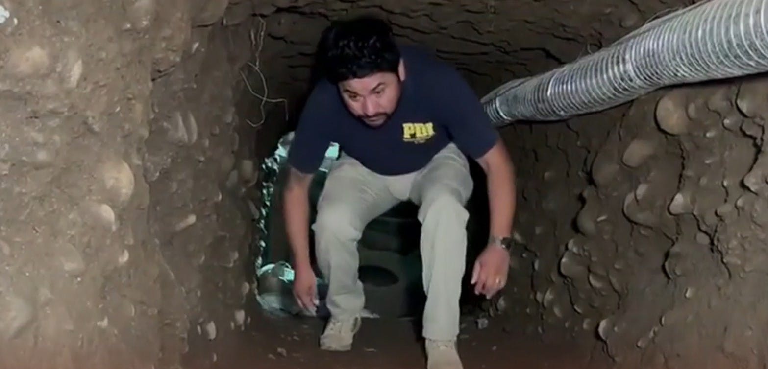 ¡Como de película! Encuentran túnel de 15 metros para robar acceder a bóvedas de seguridad de dinero